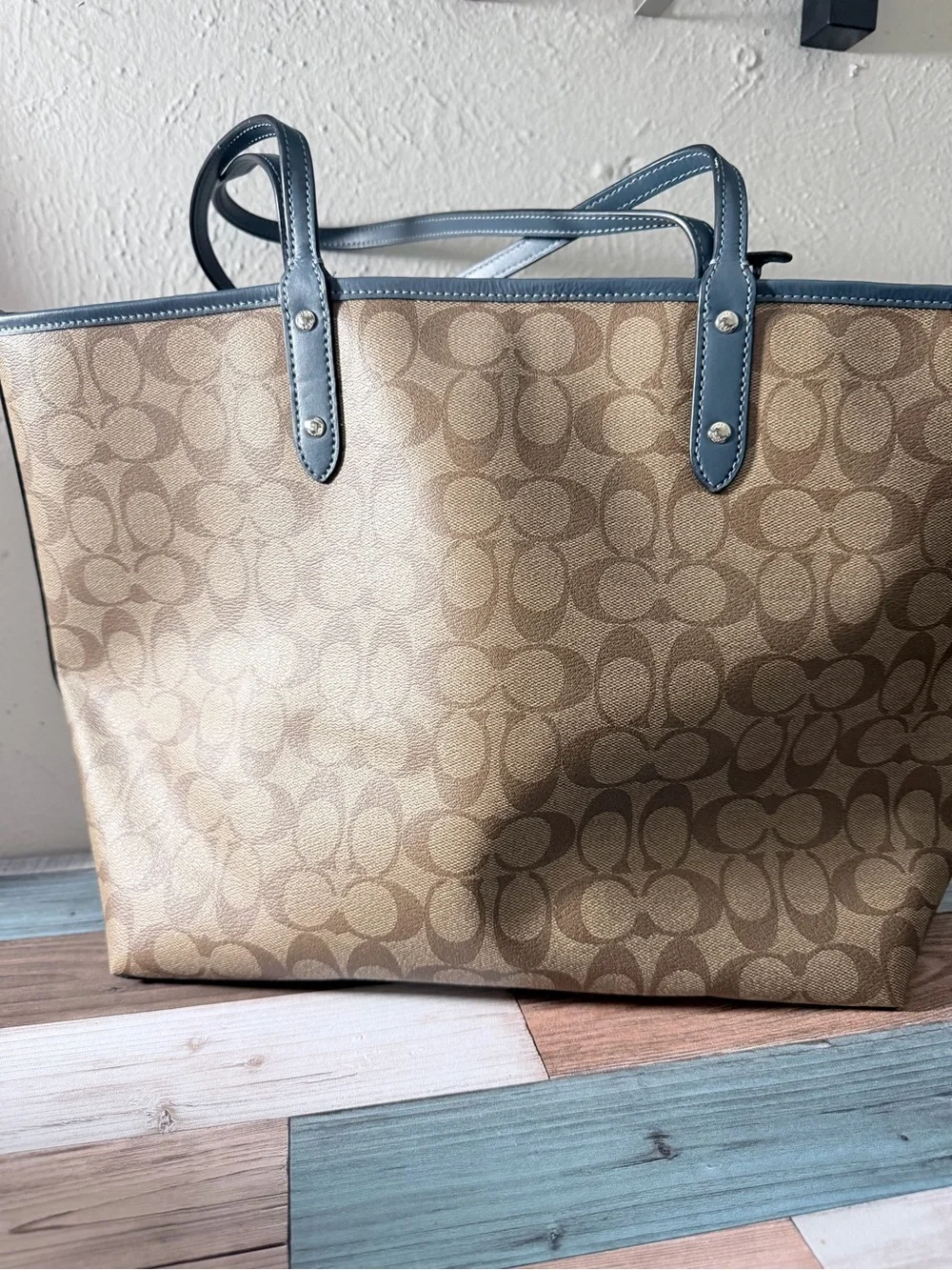 Coach tote tan